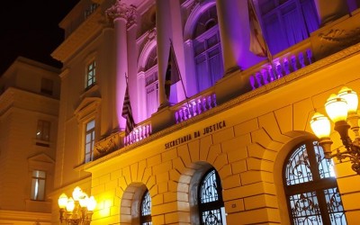 Secretaria da Justiça realiza revoada de balões em homenagem ao Outubro Rosa