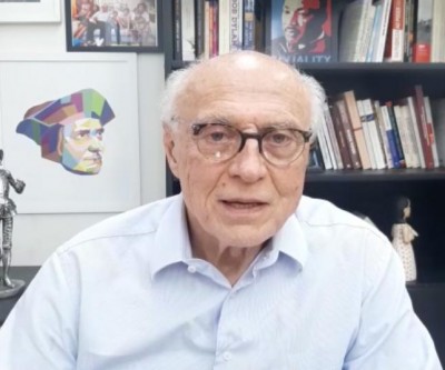 Eduardo Suplicy (PT) 13 131 - Promete continuar seu trabalhar pelos imigrantes em São Paulo.