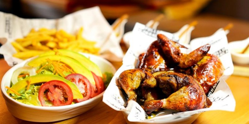 O Pollo a la Brasa - competiria com o frango assado no Brasil